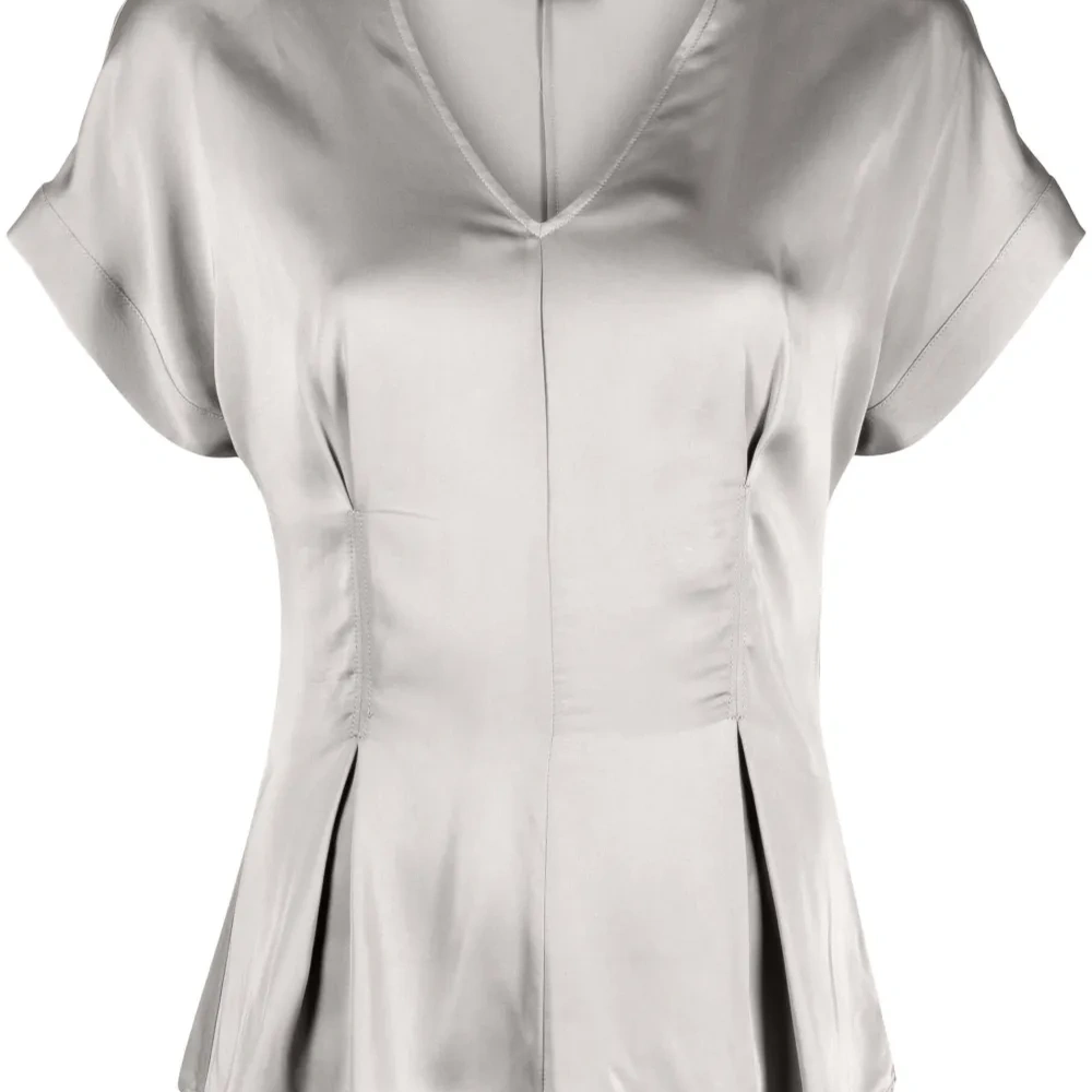 Расклешенная блузка