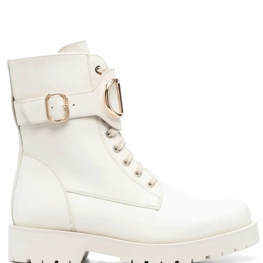 Ботинки на шнуровке