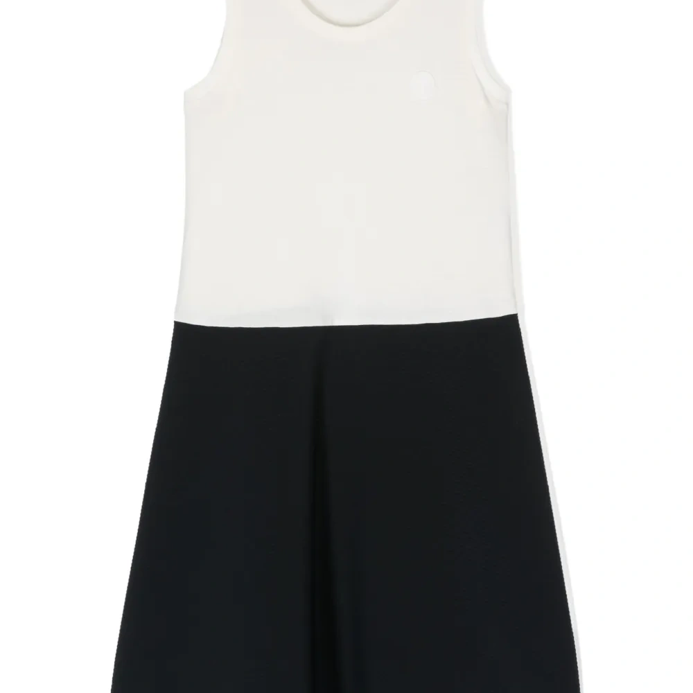 Платье с контрастной отделкой