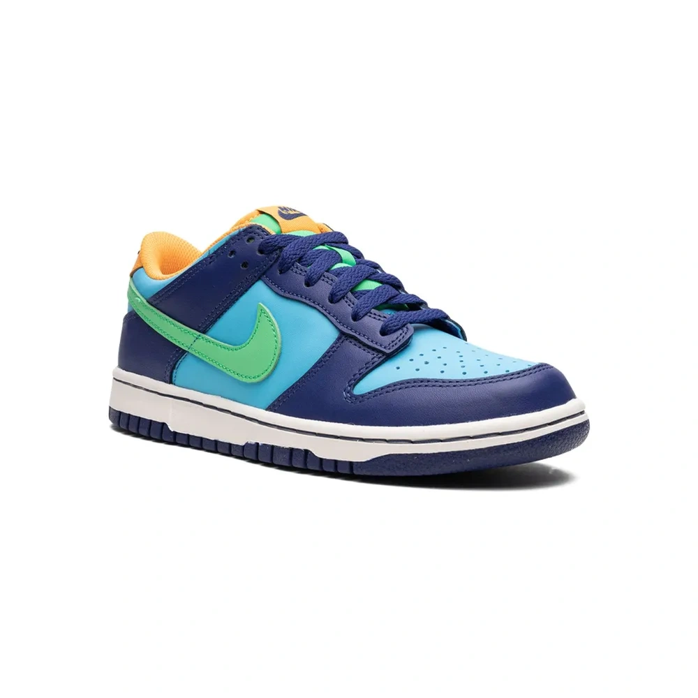 Кроссовки Dunk Low из коллаборации с Kyrie Irving Кроссовки Dunk Low из коллаборации с Kyrie Irving