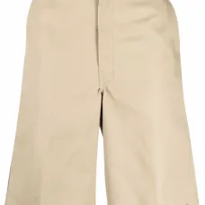 Шорты-бермуды с нашивкой-логотипом