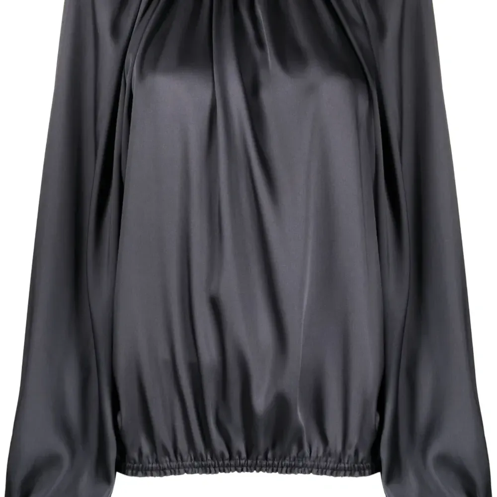 Атласная блузка со сборками