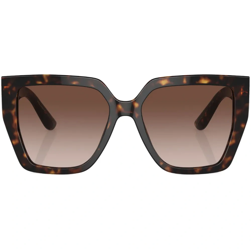 Солнцезащитные очки в массивной оправе