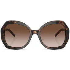 Солнцезащитные очки с затемненными линзами