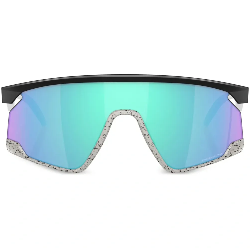 Солнцезащитные очки BXTR в массивной оправе