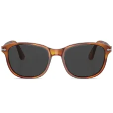 Солнцезащитные очки в круглой оправе