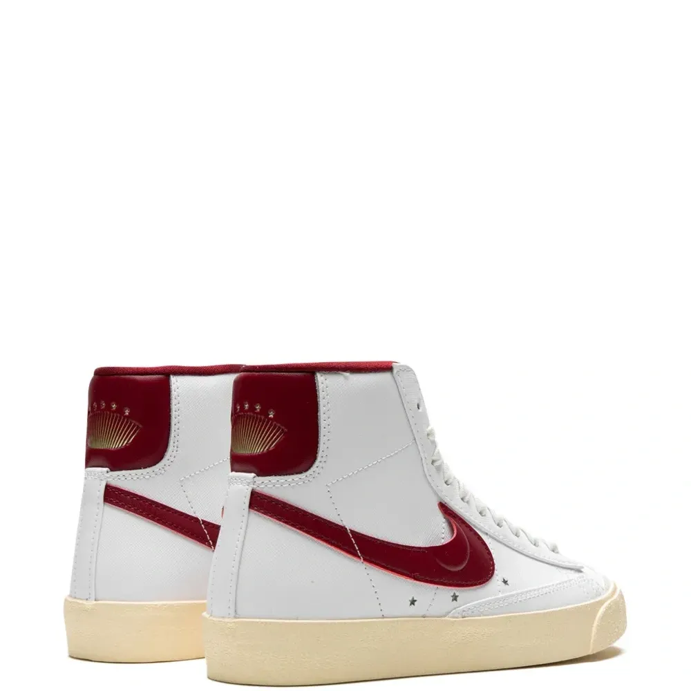 Высокие кроссовки