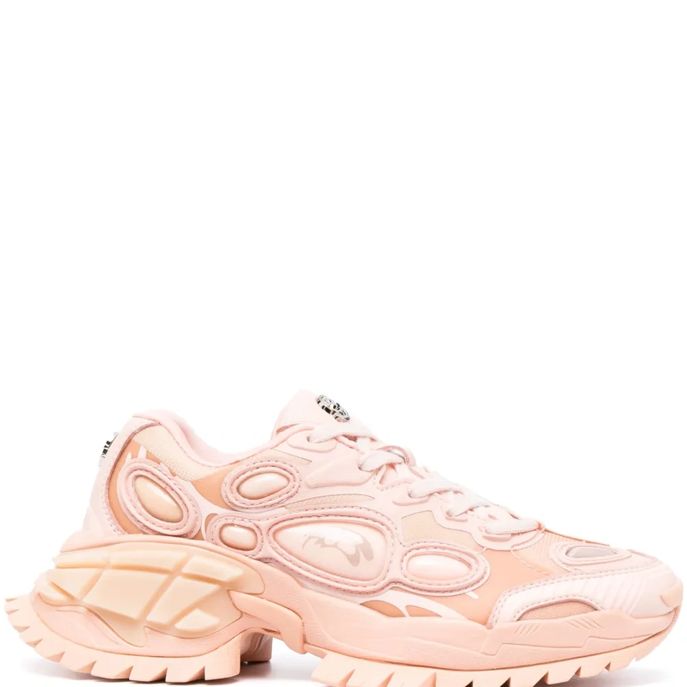 Кроссовки на массивной подошве