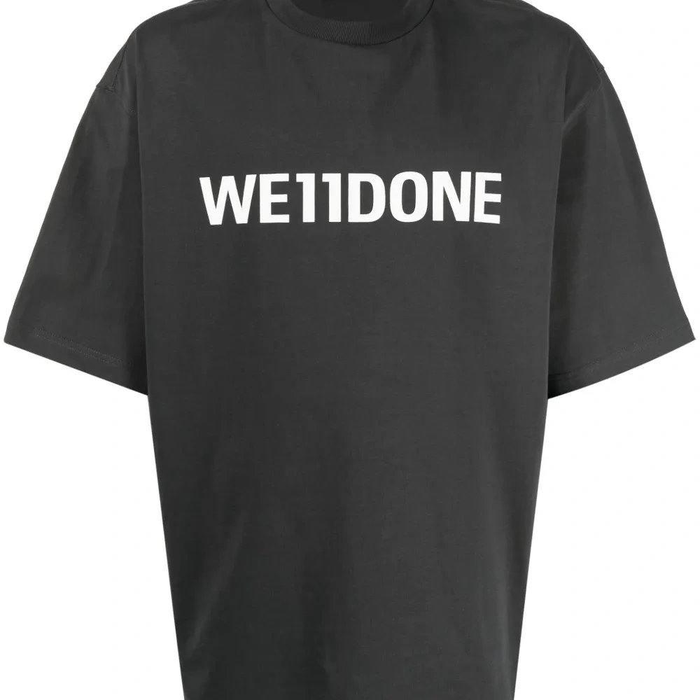 Футболка с логотипом