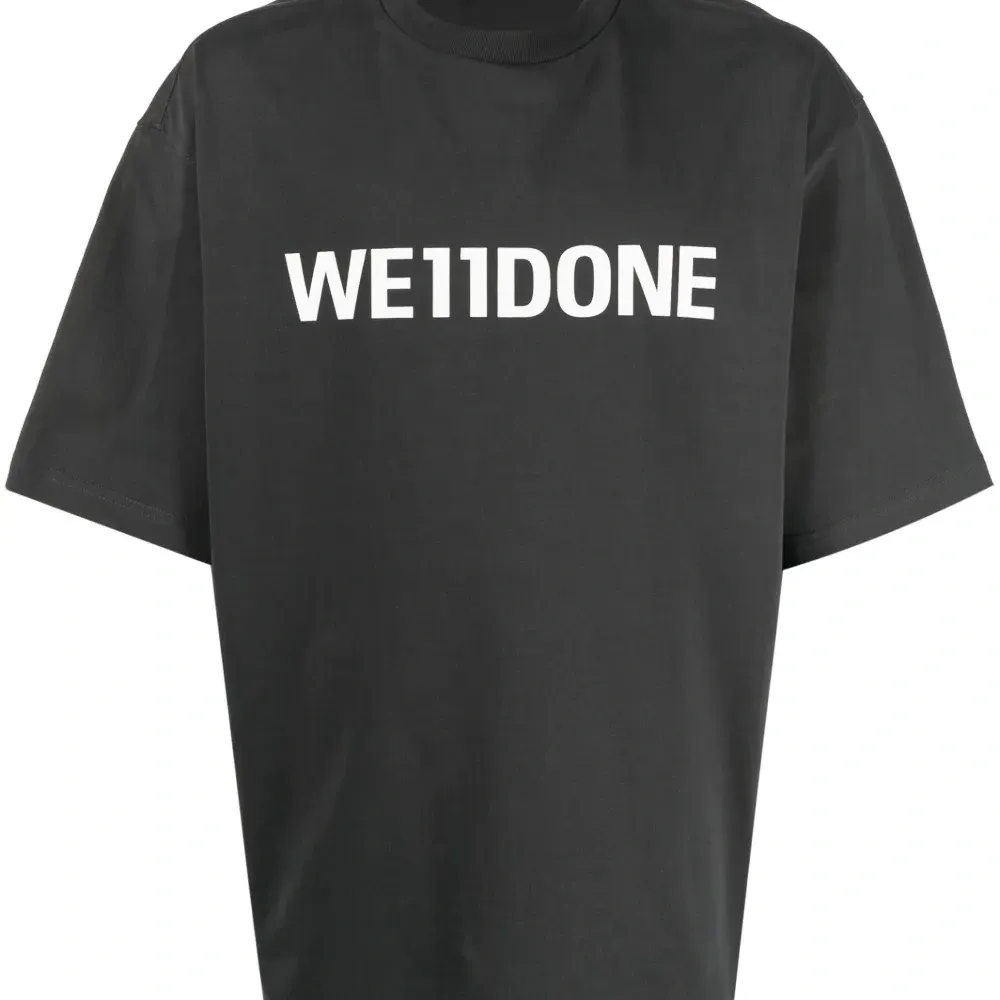 Футболка с логотипом