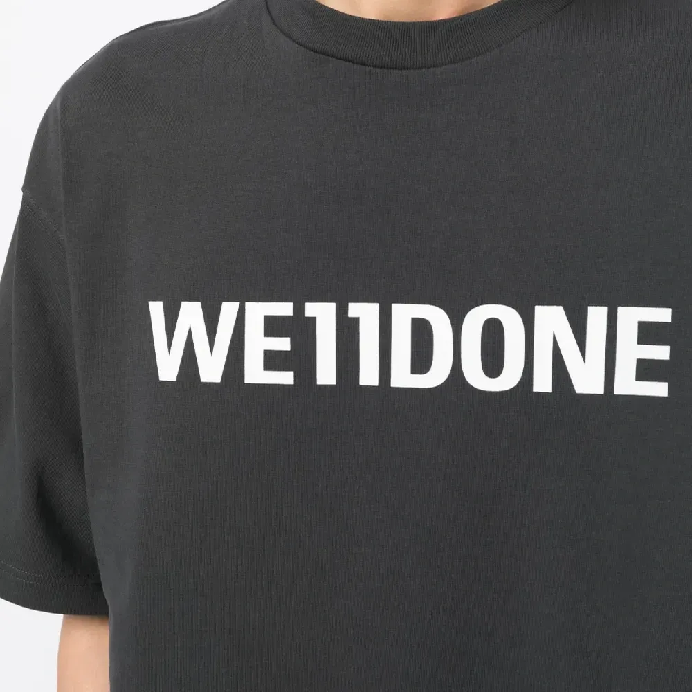 Футболка с логотипом