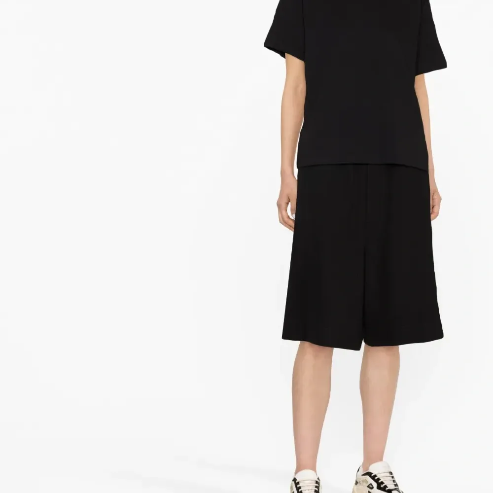 Футболка с логотипом