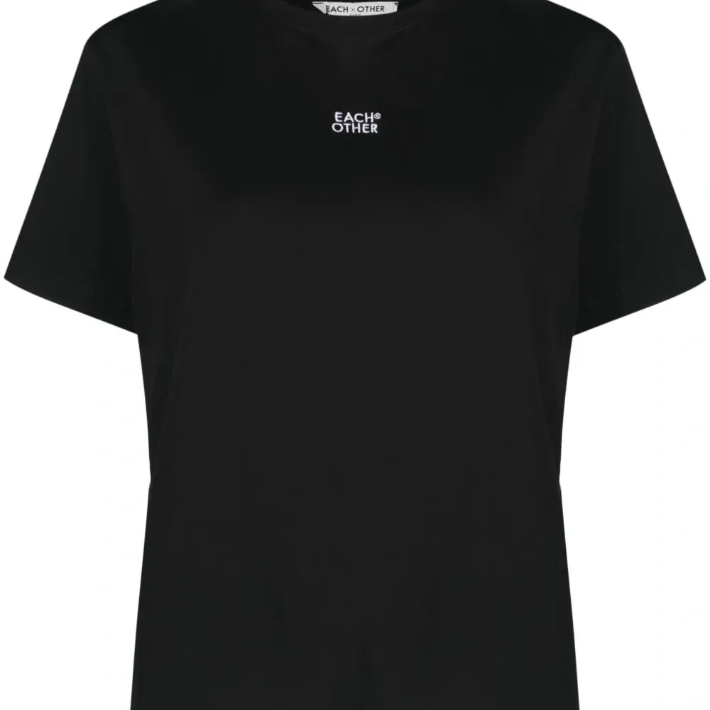 Футболка с логотипом