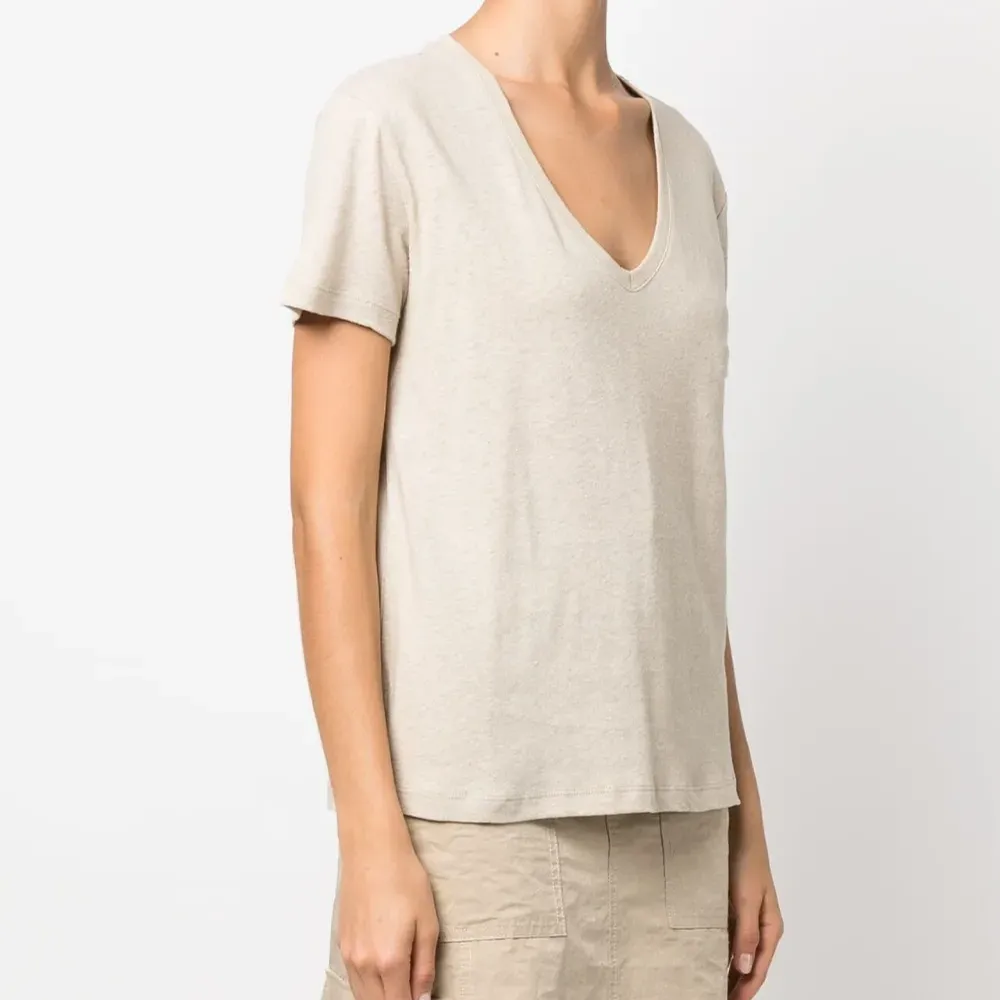 Меланжевая футболка с V-образным вырезом