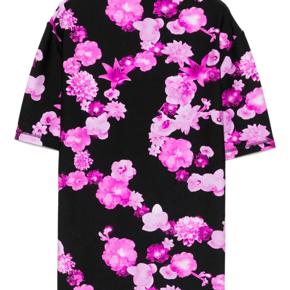 Футболка с высоким воротником