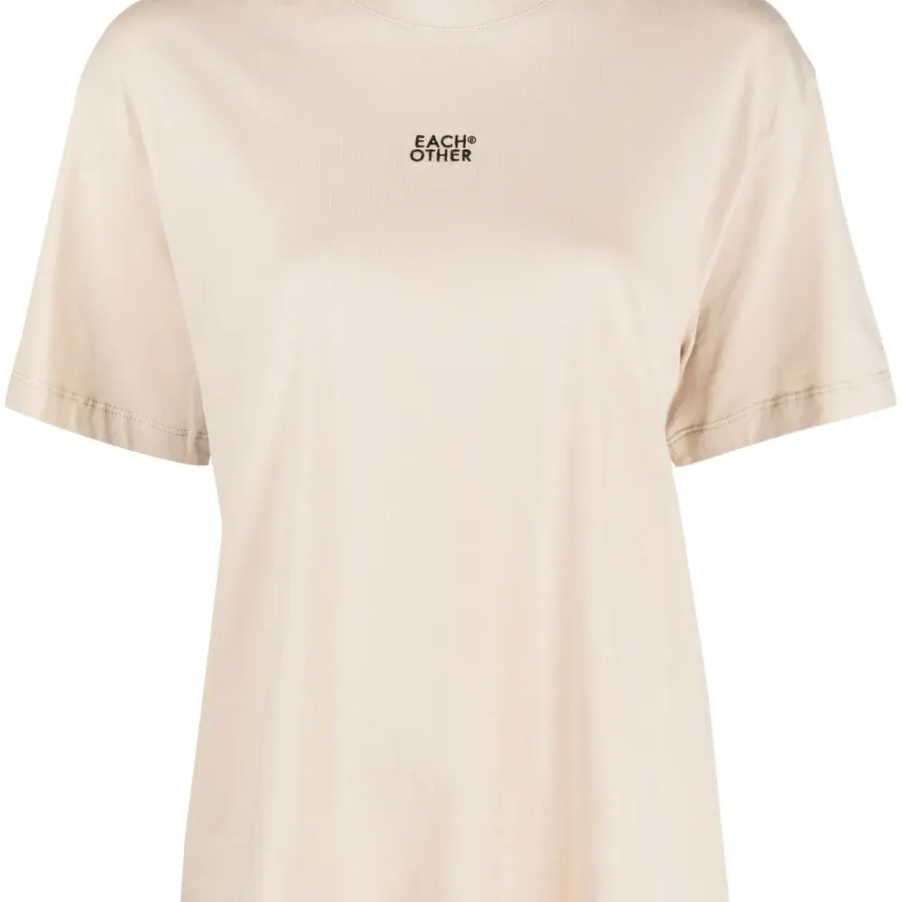 Футболка с логотипом