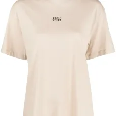 Футболка с логотипом