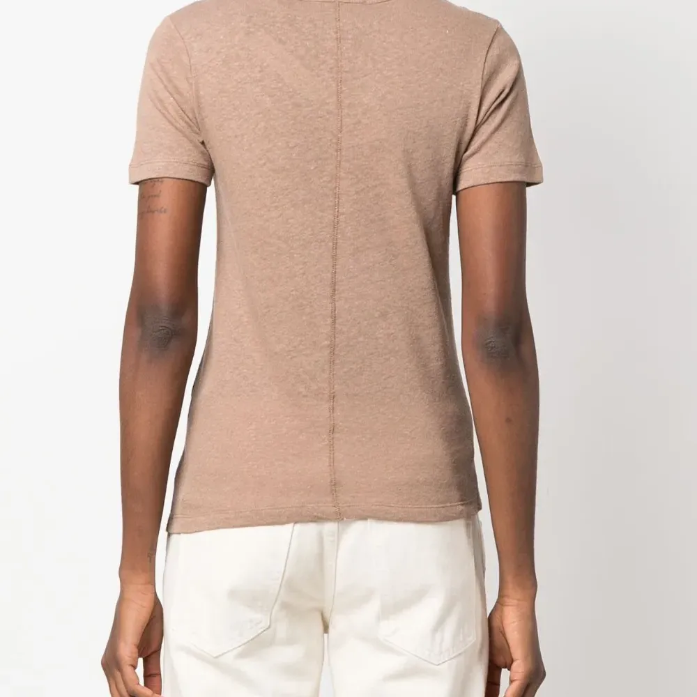 Футболка с круглым вырезом