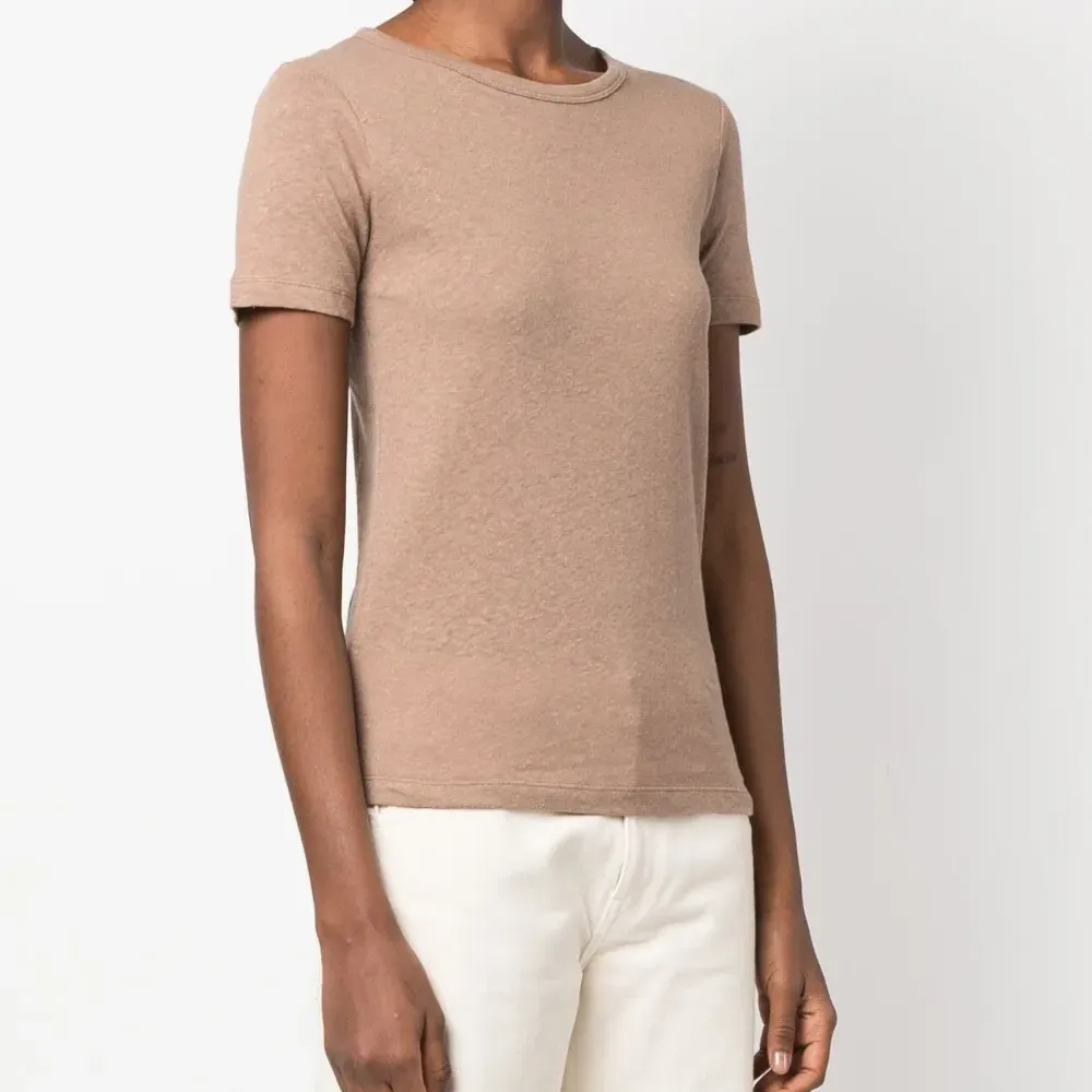 Футболка с круглым вырезом