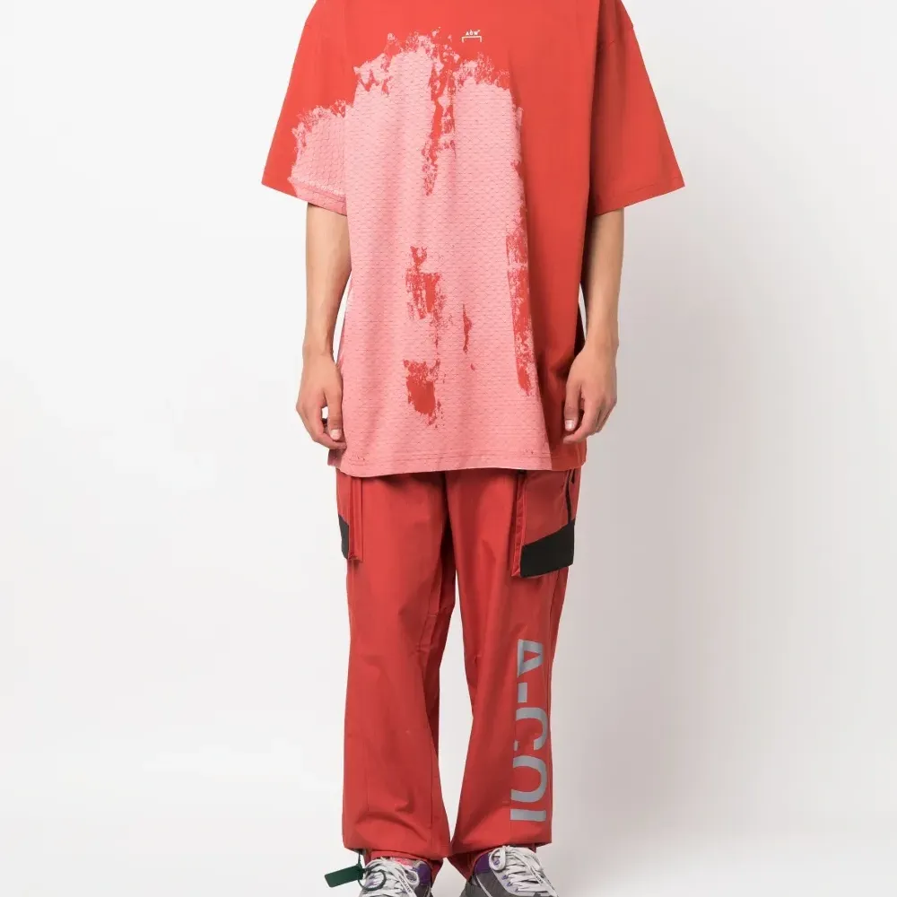 Футболка с принтом