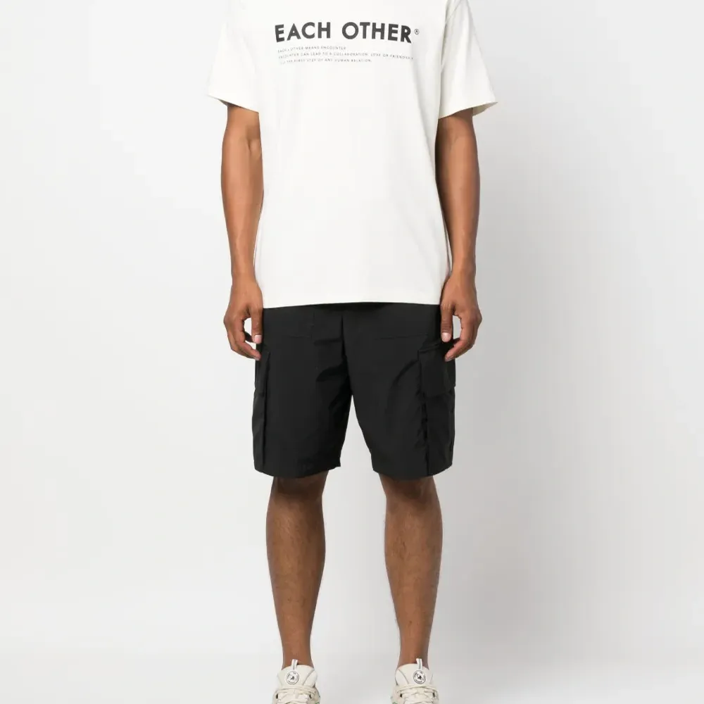 Футболка с логотипом