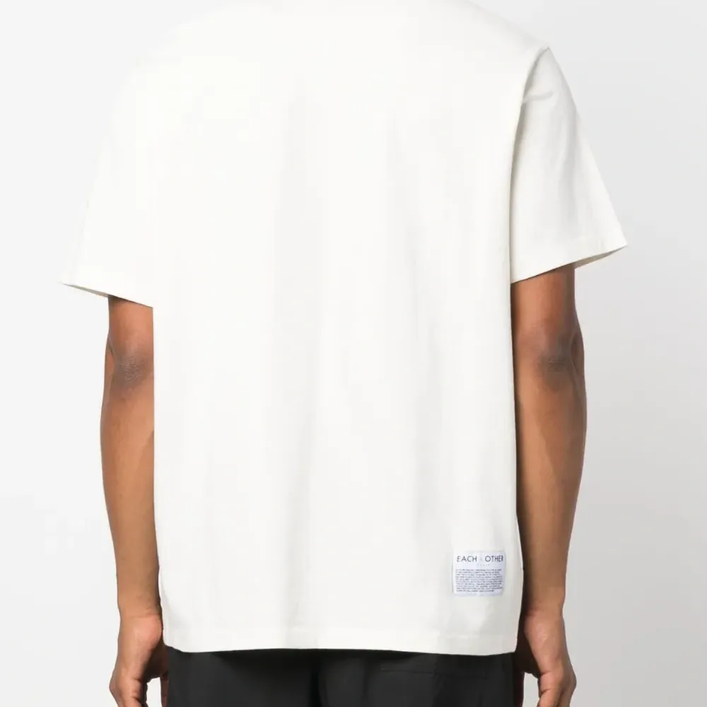 Футболка с логотипом