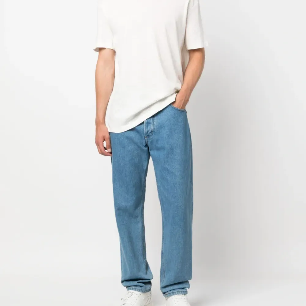 Футболка с круглым вырезом