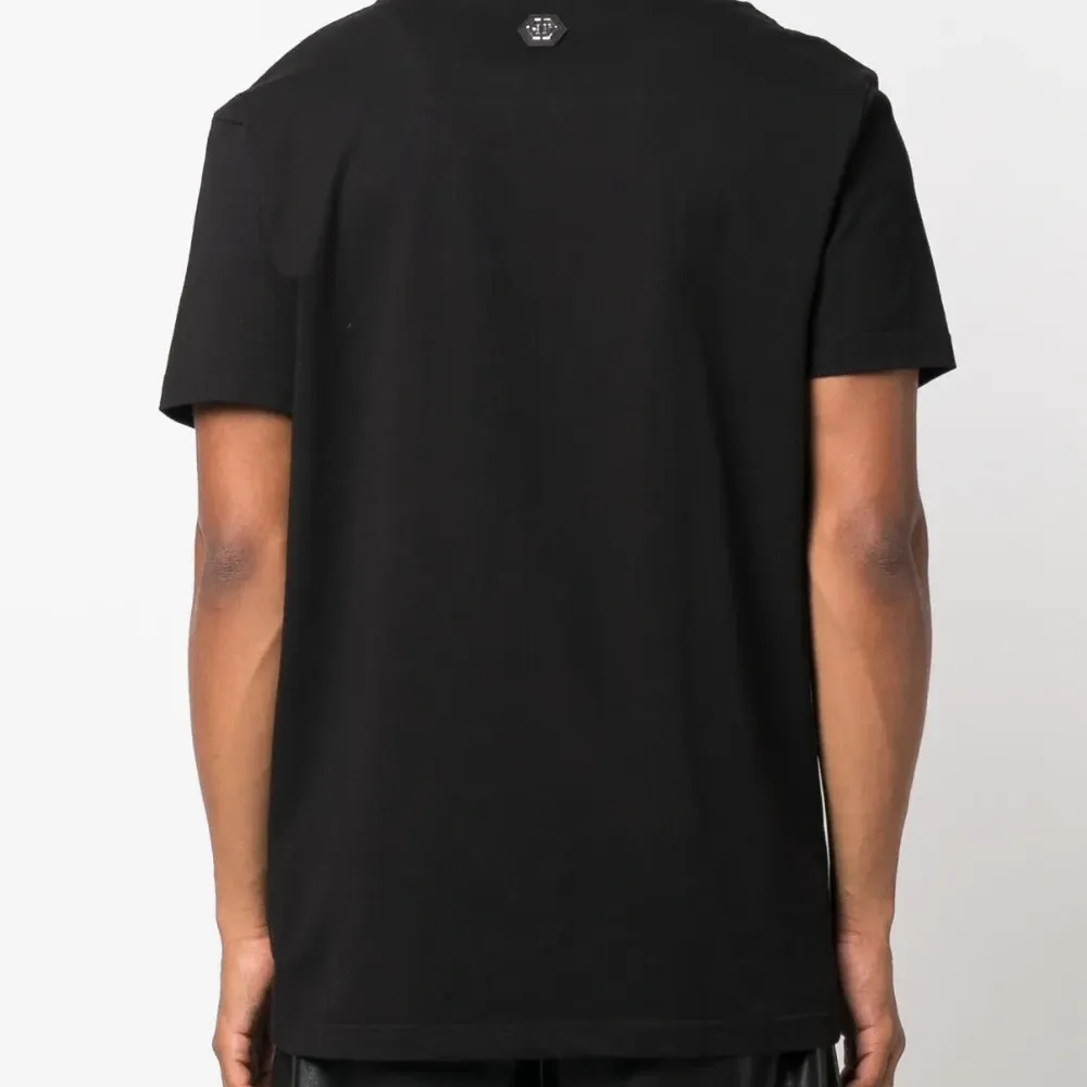 Футболка с логотипом