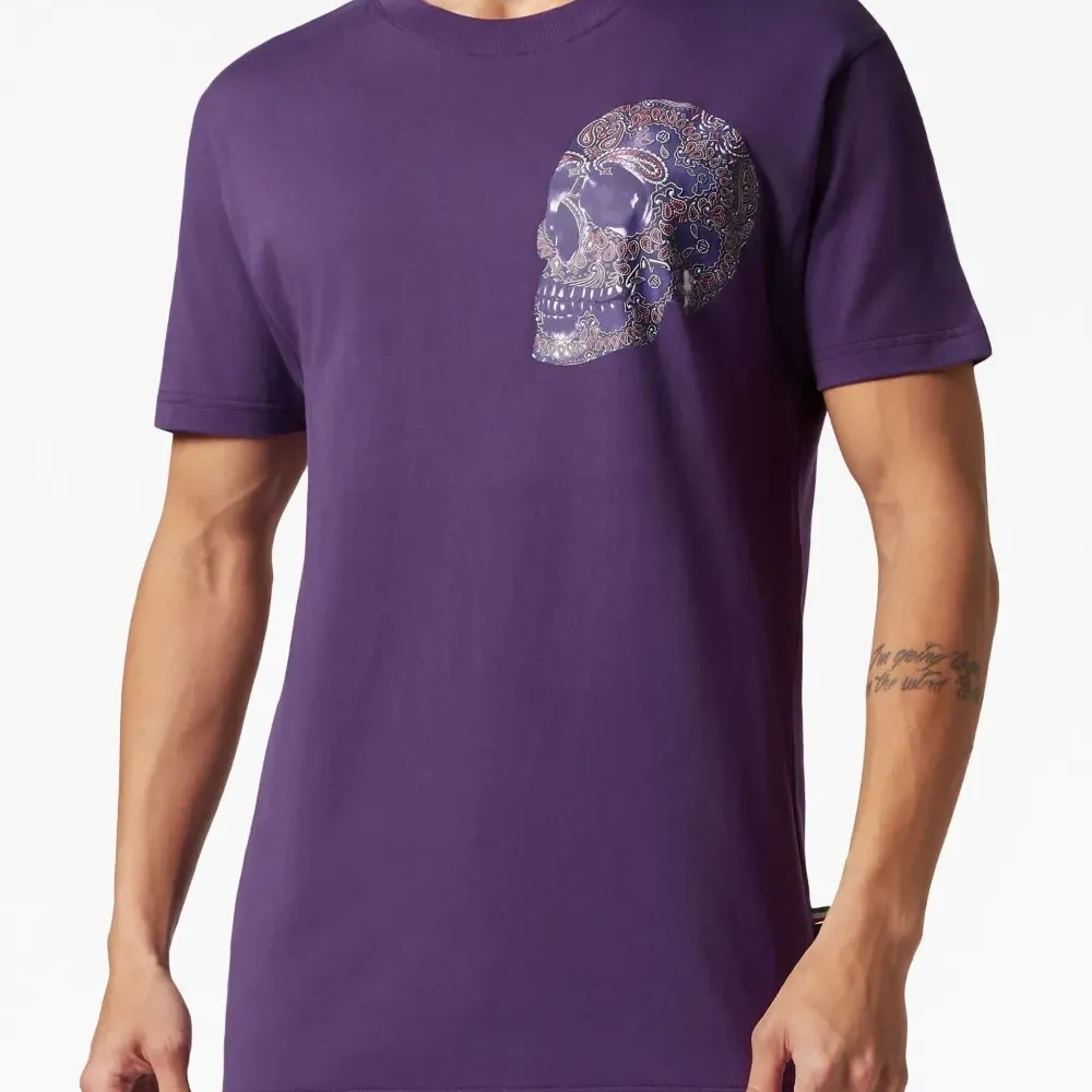 Футболка с логотипом