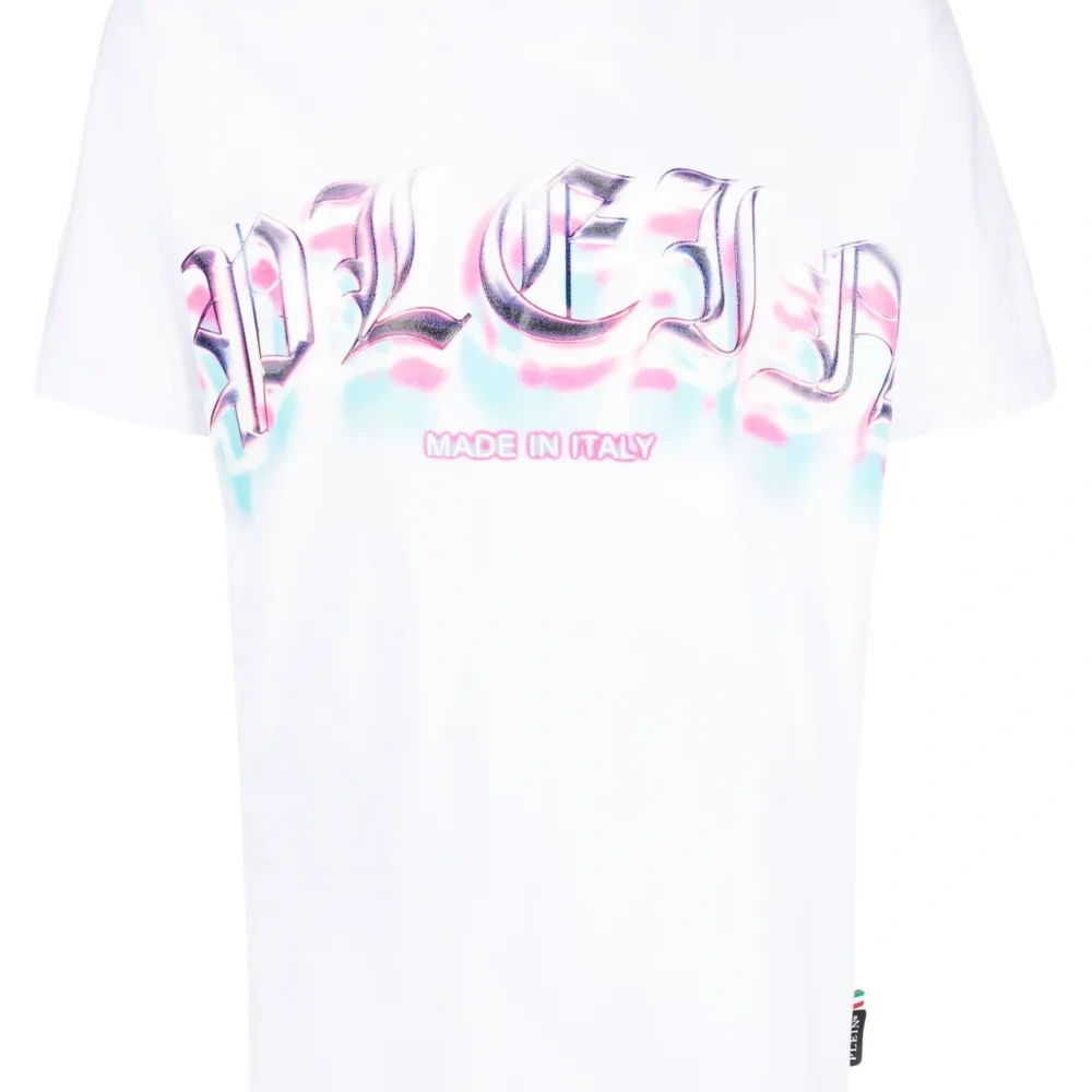 Футболка с логотипом