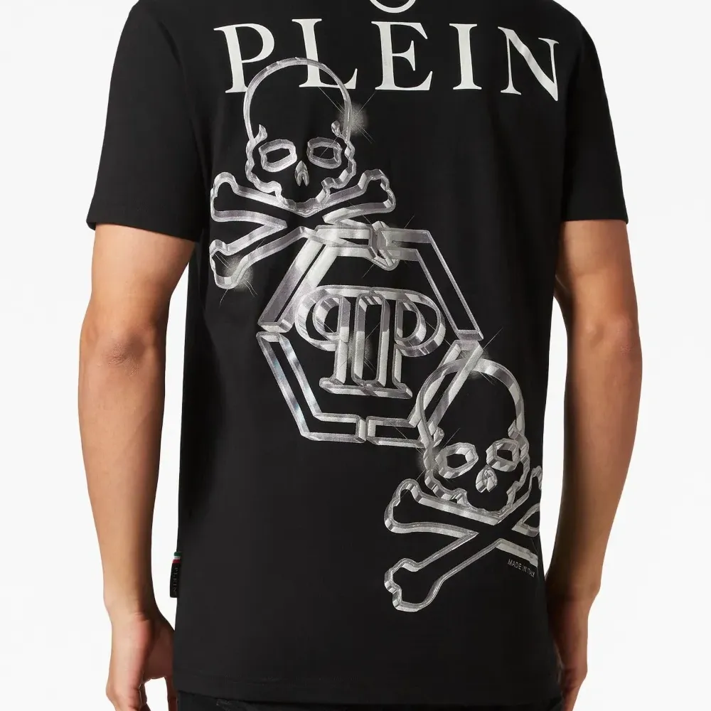 Футболка с логотипом