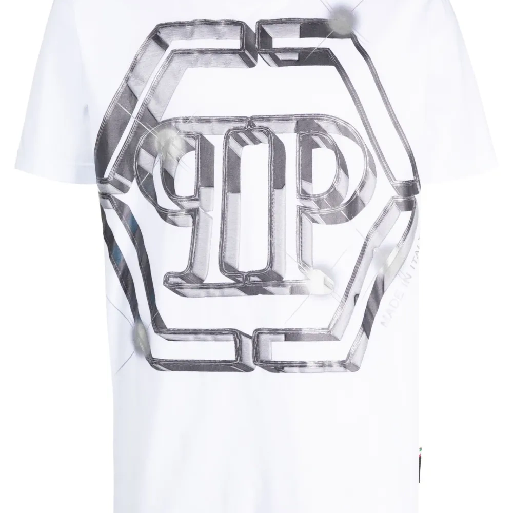 Футболка с логотипом