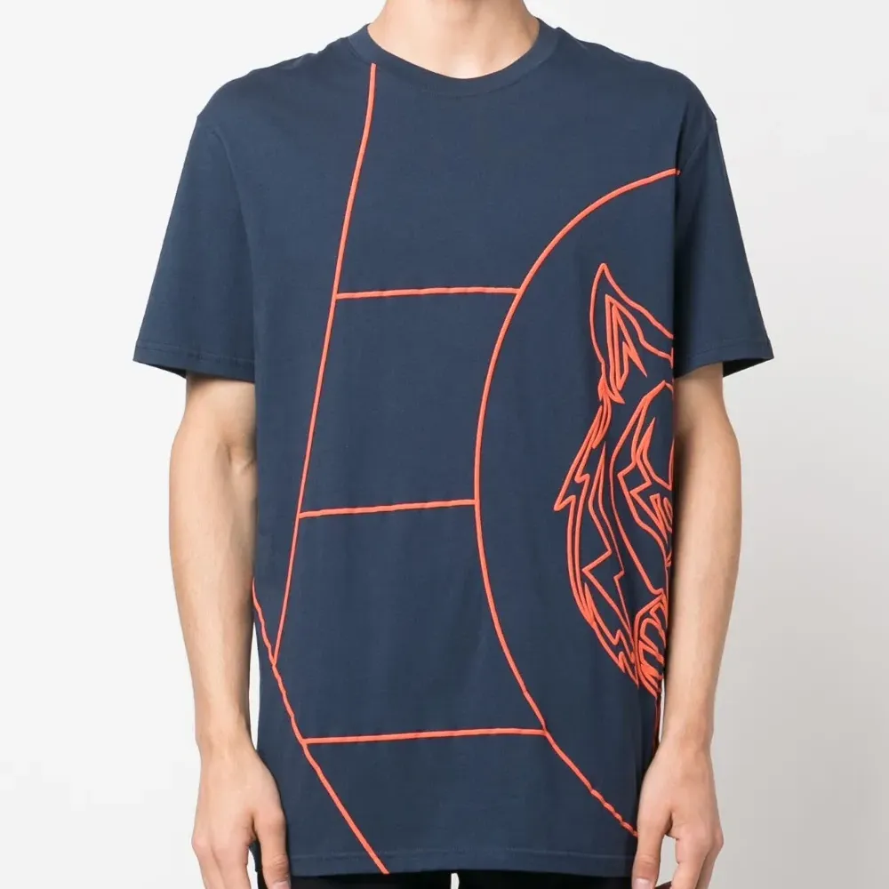 Футболка с графичным принтом