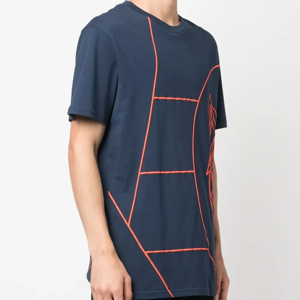 Футболка с графичным принтом