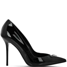 Туфли с заостренным носком