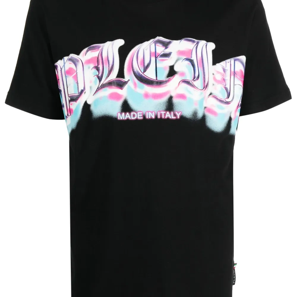 Футболка с логотипом