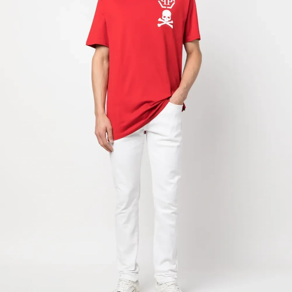 Футболка с логотипом