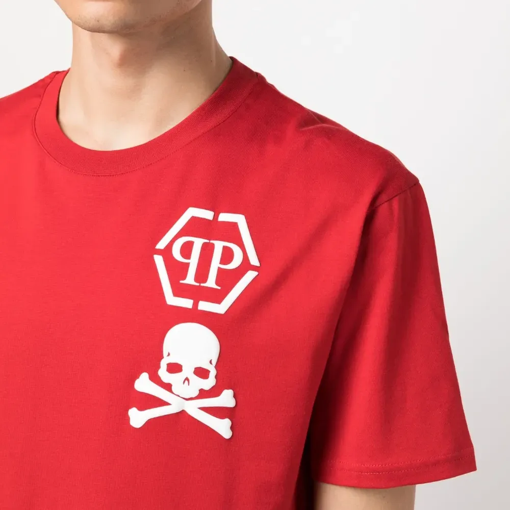 Футболка с логотипом