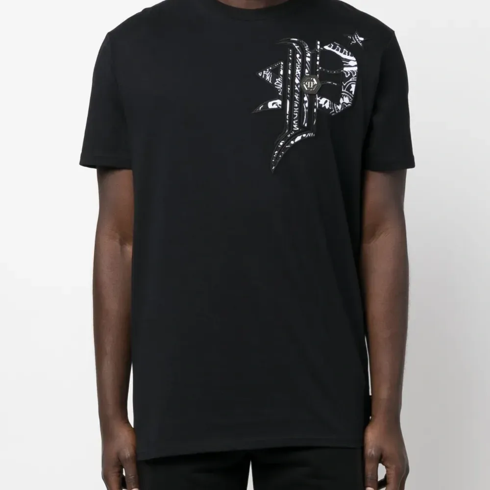 Футболка с графичным принтом