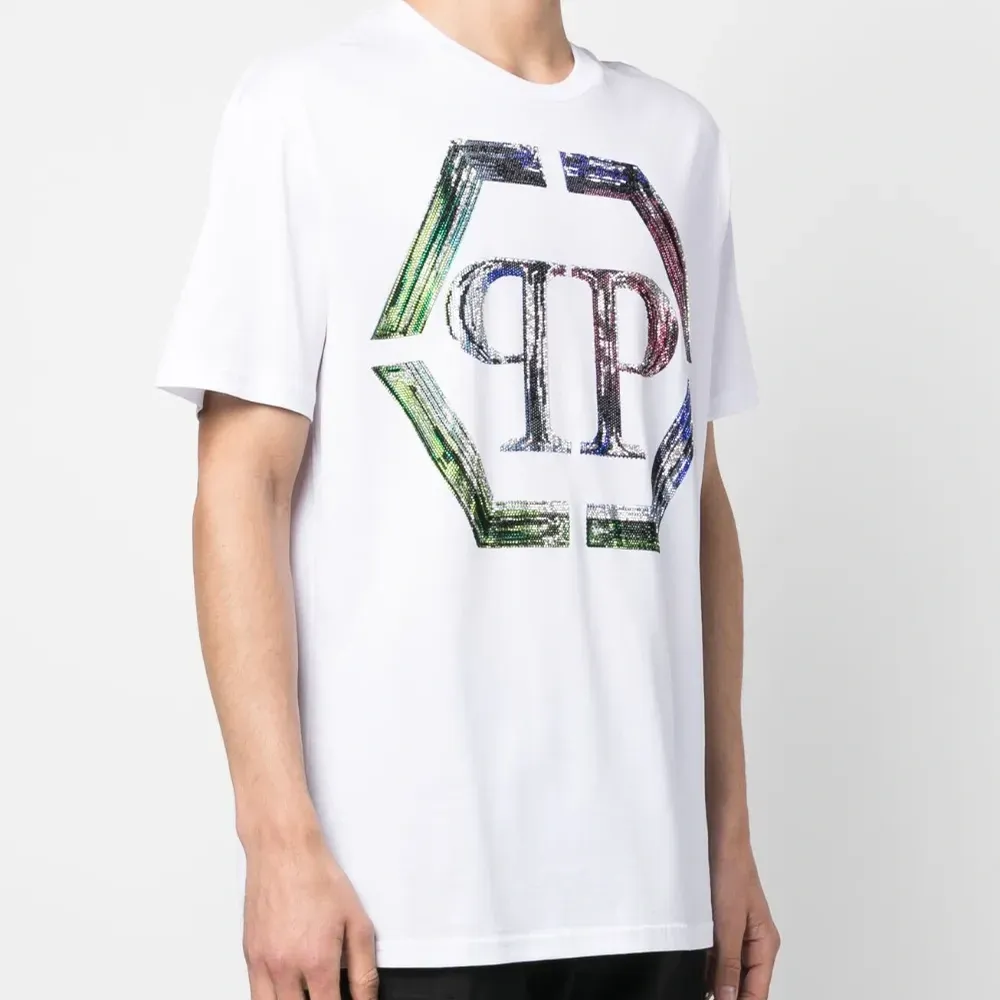 Футболка с логотипом