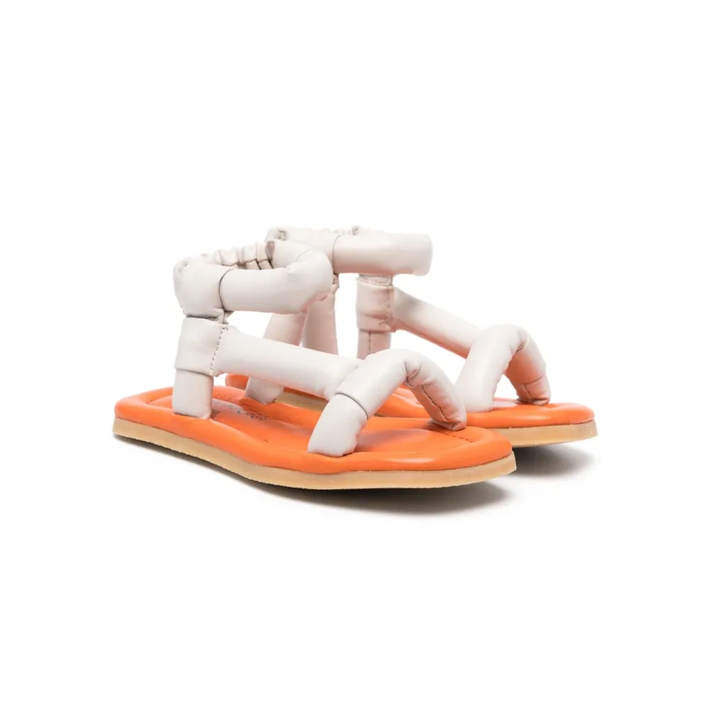 Сандалии с дутыми ремешками