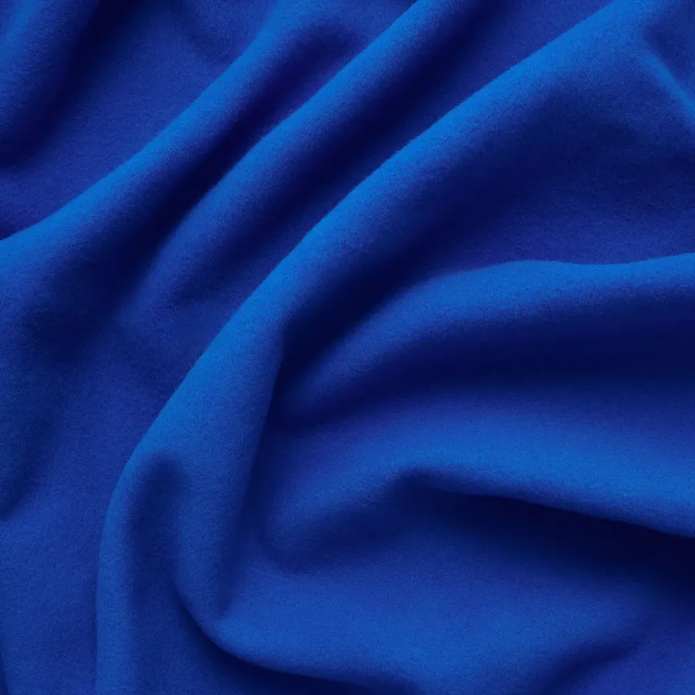 Одеяло из вирджинской шерсти с нашивкой-логотипом