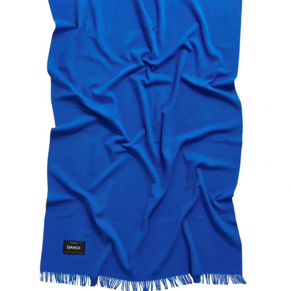 Одеяло из вирджинской шерсти с нашивкой-логотипом