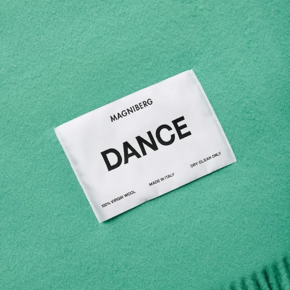 Одеяло из вирджинской шерсти с нашивкой-логотипом