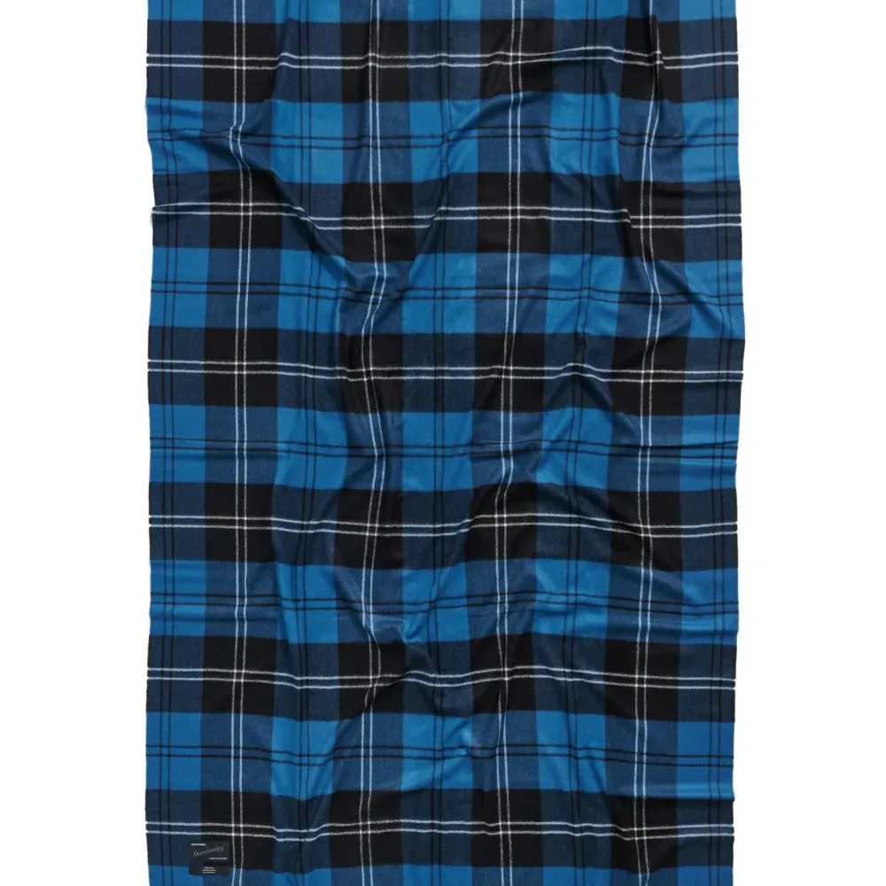 Одеяло из шерсти альпаки с нашивкой-логотипом