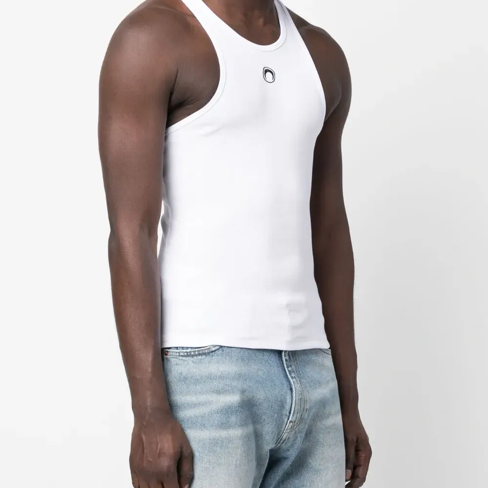 Топ с вышивкой