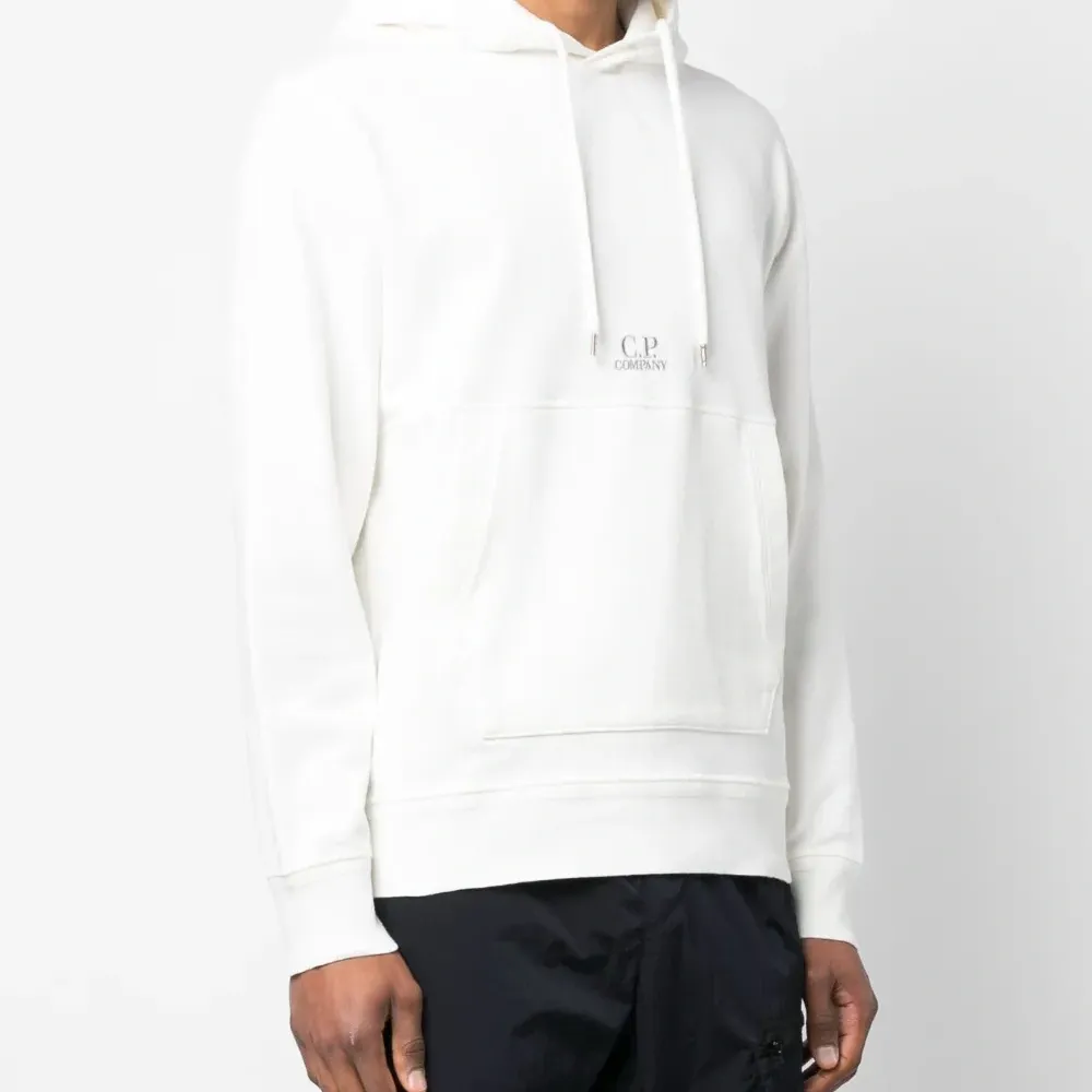 Худи с вышитым логотипом