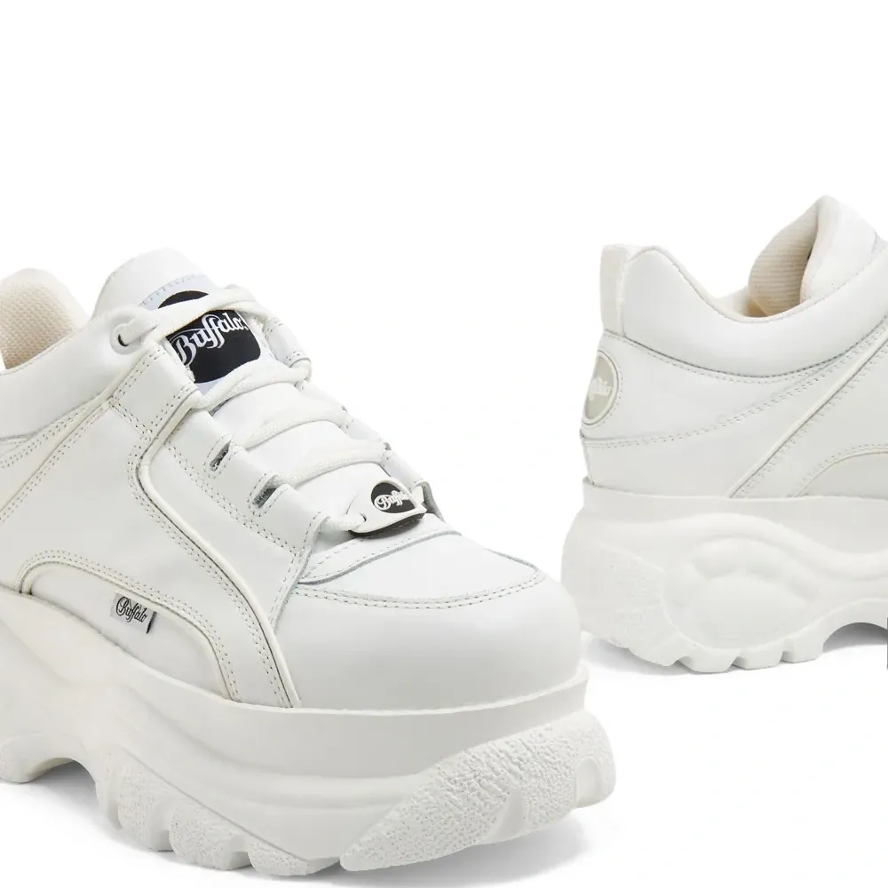 Массивные кроссовки Classic Low