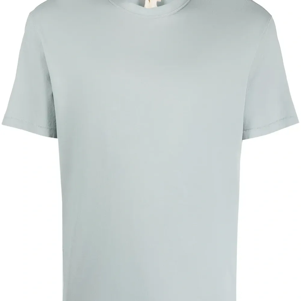 Футболка с нашивкой-логотипом