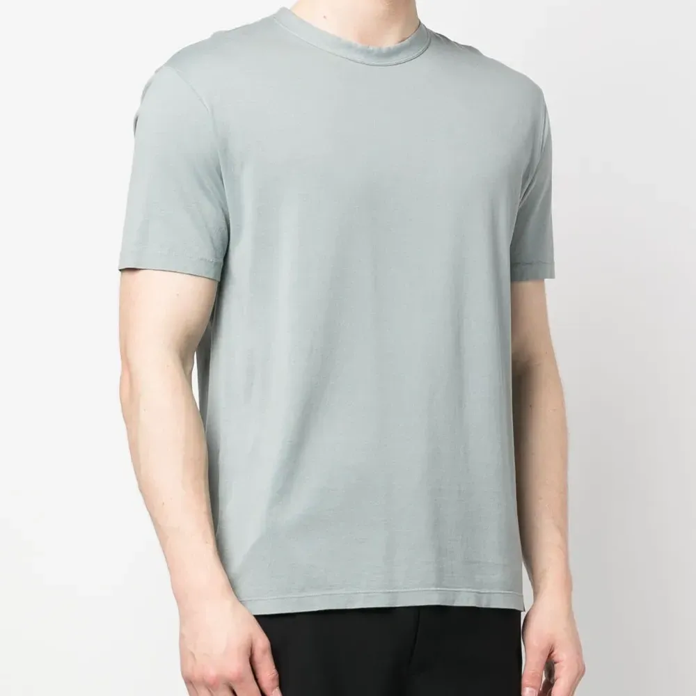 Футболка с нашивкой-логотипом